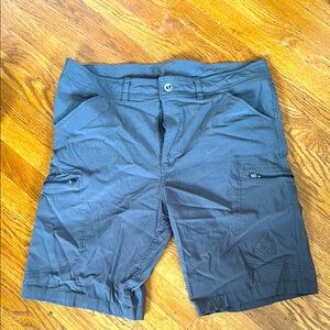 Gerry Men's Dark Grey Cargo Shorts . Size 36. Total pockets 6